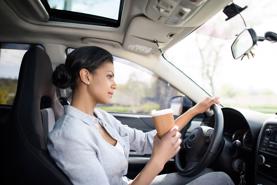 Mẹo nhỏ tránh sốc nhiệt khi lái xe ô tô ngày nắng nóng