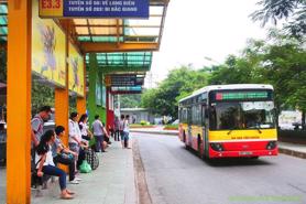 Hà Nội: Phòng dịch Covid-19, giảm 15% lượt xe bus
