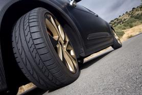 Làm thế nào để xác định giới hạn tốc độ của lốp xe ô tô?