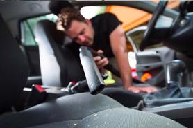 Làm thế nào để loại bỏ nấm mốc bên trong xe ô tô để lâu không dùng?