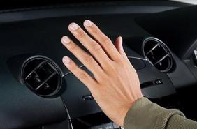 Điều hòa ô tô không mát khi xe đứng yên là do đâu?