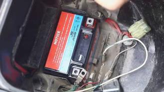 Làm gì để kéo dài tuổi thọ ắc quy ô tô?