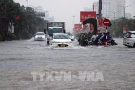 Ô tô bị ngập nước như sáng nay ở Hải Phòng lái xe cần làm gì?