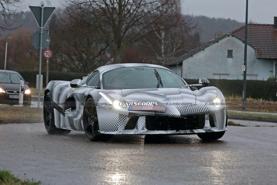 Ferrari sắp ra mắt “mẫu xe đặc biệt” dựa trên cực phẩm LaFerrari vào tháng 11?