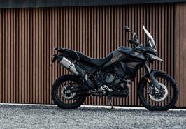 Cận cảnh siêu phẩm giới hạn Triumph Tiger 900 Bond Edition 2021