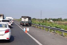 Nguyên tắc khi dừng xe ô tô ở làn khẩn cấp