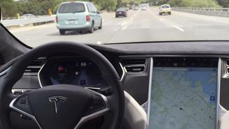 Tesla hoãn công bố phần mềm “Tự lái hoàn toàn”