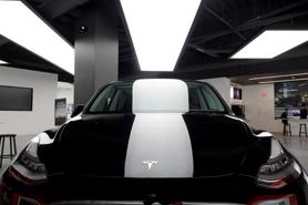 Tesla chính thức đạt vốn hóa thị trường 1 nghìn tỷ USD