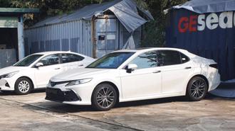 Toyota Camry hybrid vừa ra mắt tại Thái Lan bất ngờ xuất hiện tại Việt Nam