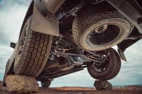 Các bộ phận của xe ô tô dễ bị hư hỏng nhất khi đi vào đường xấu
