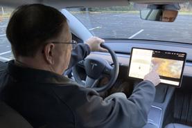 Mỹ điều tra 580.000 xe Tesla vì tính năng chơi game gây mất tập trung