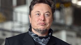 Elon Musk vừa bán tiếp 1 tỷ USD cổ phiếu Tesla