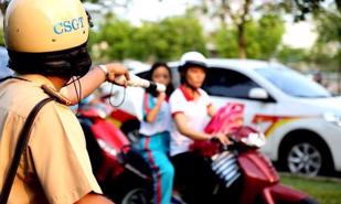 Từ 1/1/202, người đi xe máy không đội mũ bảo hiểm bị xử phạt gấp đôi