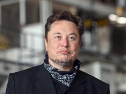 Elon Musk tái nhiễm Covid-19