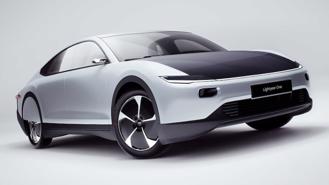 Ô tô điện chạy bằng năng lượng mặt trời có thể lái “trong nhiều tháng mà không cần sạc pin”