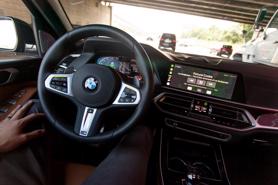 Mỹ loại bỏ yêu cầu kiểm soát của con người đối với phương tiện hoàn toàn tự động