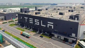 Tesla không thể khởi động lại hoạt động sản xuất tại Thượng Hải vào 4/4