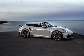 Porsche 911 Turbo S Cabriolet nhanh hơn và sang trọng hơn với gói độ Brabus