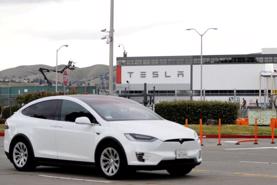 Tesla liên tục gặp rắc rối trước vấn nạn “quấy rối tình dục” tại nhà máy