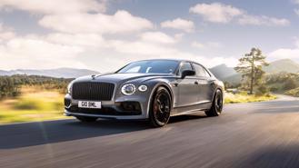 Bentley Flying Spur S 2023 lộ diện