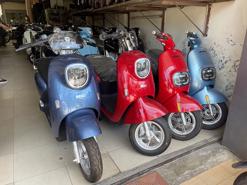 Giá xăng tăng mạnh, xe máy điện “lên ngôi”