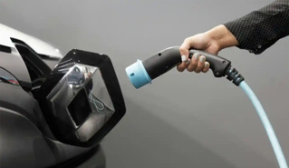 Công nghệ sạc siêu nhanh mới có thể sạc pin EV đầy 80% chỉ trong 5 phút