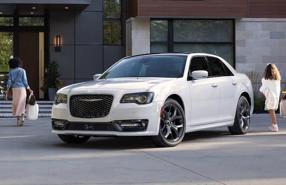 Chrysler 300 có thể trở thành một mẫu sedan điện vào năm 2026