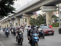 Đi sai làn đường bị phạt bao nhiêu tiền?