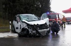 Xe điện BMW iX gây tai nạn liên hoàn ở Đức, 1 người tử vong, 9 người bị thương