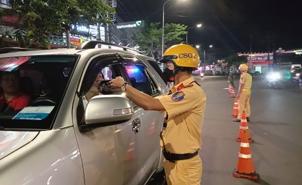 Hà Nội: Nghiêm cấm công chức can thiệp vào xử lý vi phạm giao thông