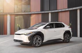 Toyota “quyết tâm” không thay đổi chiến lược về xe điện