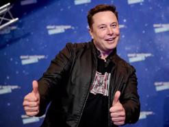 CEO Elon Musk đi bán… nước hoa