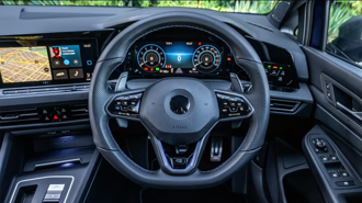 Volkswagen đưa trở lại các nút vật lý trên vô lăng gây tranh cãi