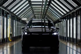 Đức tìm cách xoa dịu xung đột với châu Âu về lệnh cấm xe động cơ đốt trong