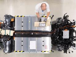 Thách thức toàn cầu đối với sự thống trị của pin xe điện từ Trung Quốc