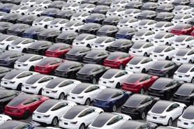 Con đường "kì lạ" của Tesla để lên ngôi thống trị xe điện toàn cầu