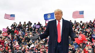 Cựu Tổng thống Trump đã có tác động thế nào tới ngành ô tô Mỹ?