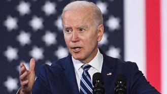 Tổng thống Mỹ sẵn sàng sử dụng quyền lực khẩn cấp để có nhiều xe điện hơn