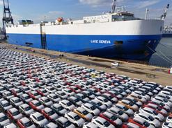 Trợ cấp của các quốc gia thúc đẩy sự bùng nổ ngành thương mại ô tô toàn cầu