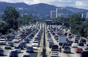 Các hãng xe Mỹ “tuột dốc” trong cuộc đua sản xuất xe tiết kiệm nhiên liệu