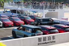 BYD đầu tư 14 tỷ USD phát triển ô tô thông minh: Chiến trường mới của ngành ô tô thế giới nóng dần