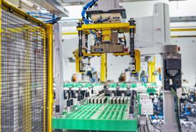 Cần có một lộ trình tái chế pin xe điện tại Việt Nam