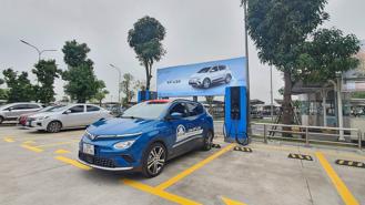 Kinh doanh trạm sạc EV toàn cầu, nước cờ quan trọng của tỷ phú Phạm Nhật Vượng