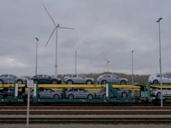 Điều gì sẽ xảy ra khi các nhà sản xuất ô tô ở Đức chuyển sang sản xuất xe điện hoàn toàn?