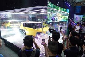 VinFast tung VF 3 với giá siêu rẻ, phân khúc xe điện mini Việt lên "cơn sốt"