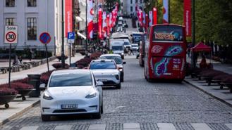 Na Uy sắp trở thành quốc gia đầu tiên chuyển đổi hoàn toàn sang xe điện