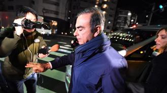 Hé lộ kế hoạch tẩu thoát của cựu Chủ tịch Nissan