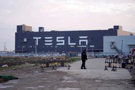 Virus corona khiến cổ phiếu Tesla “bốc hơi” 21%