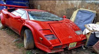 Chùm ảnh: Bị bỏ rơi, loạt xe Lamborghini đắt đỏ hóa sắt vụn