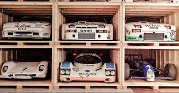 Bên trong “nhà kho bí mật” chứa đầy siêu xe của Porsche